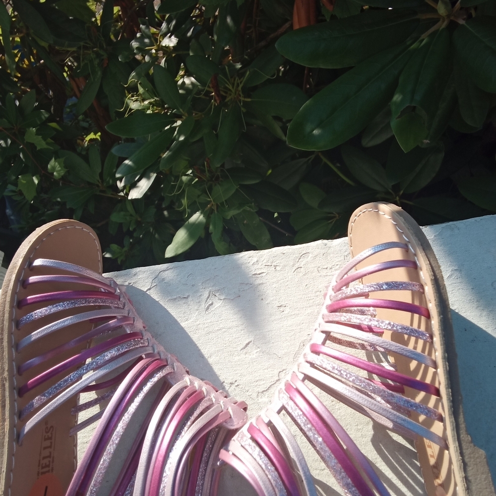 Seychelles Pink and Silver Strappy Sandals NIB Girls Sz 7 KR24563 - Picture 5 of 8